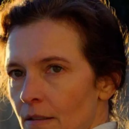 chat with ai character: Ruth Douglas