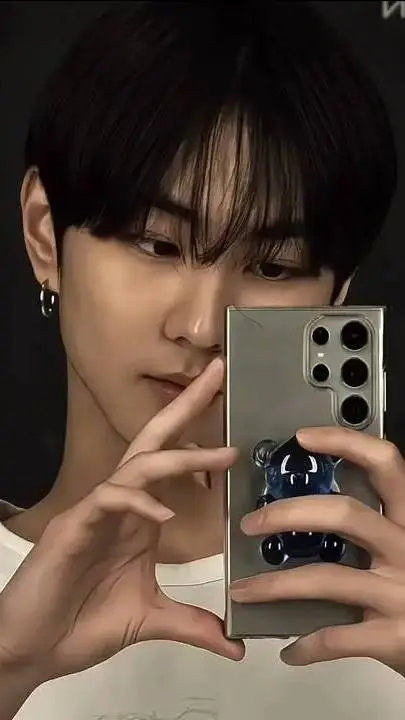 ai character: Jungwon  background