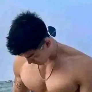 chat with ai character: Chalvyn 