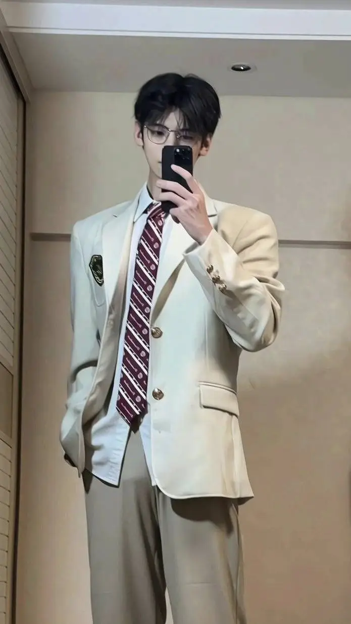 ai character: Alexander  background