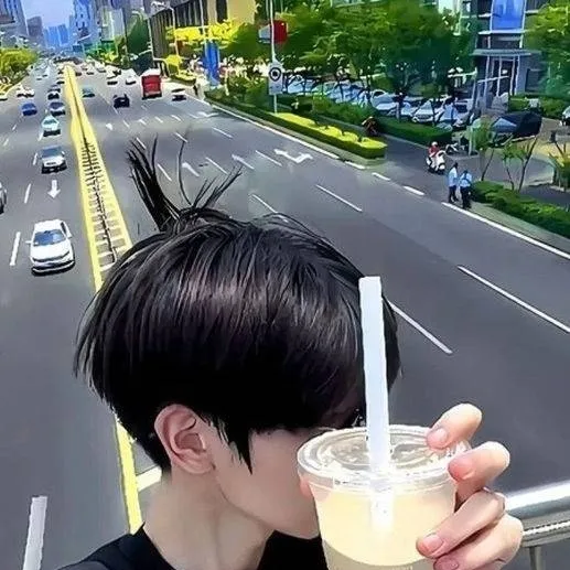 chat with ai character: Hyung