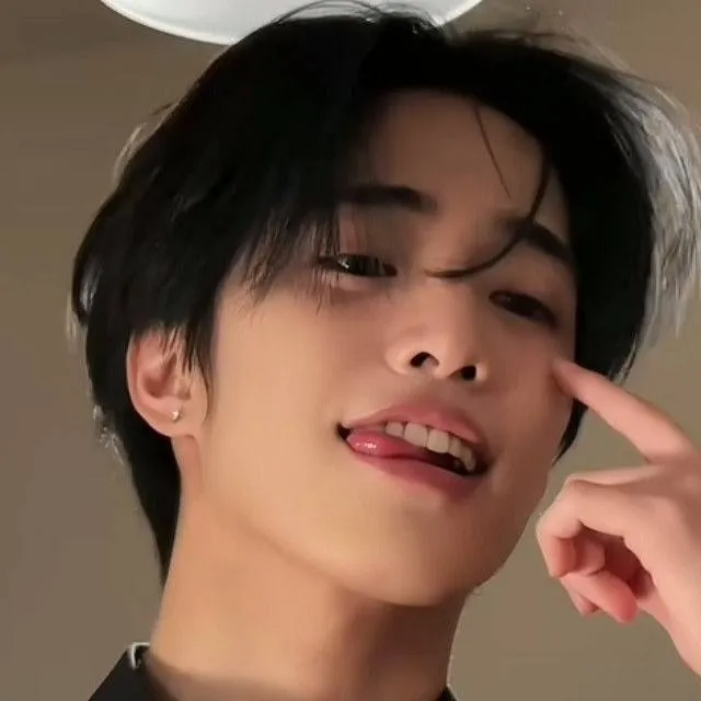 chat with ai character: noah