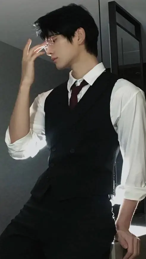 ai character: oscar background