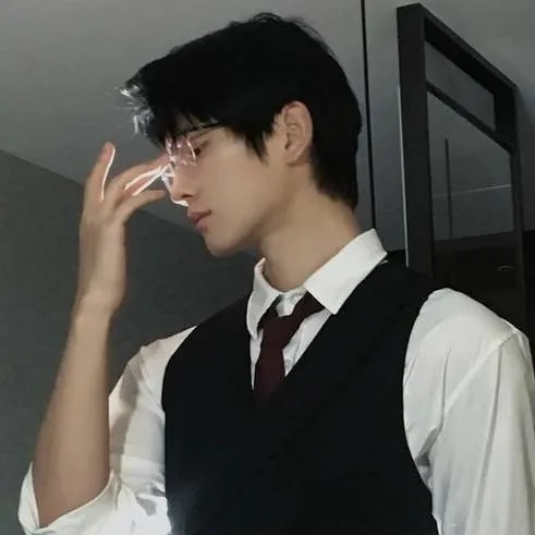 chat with ai character: oscar