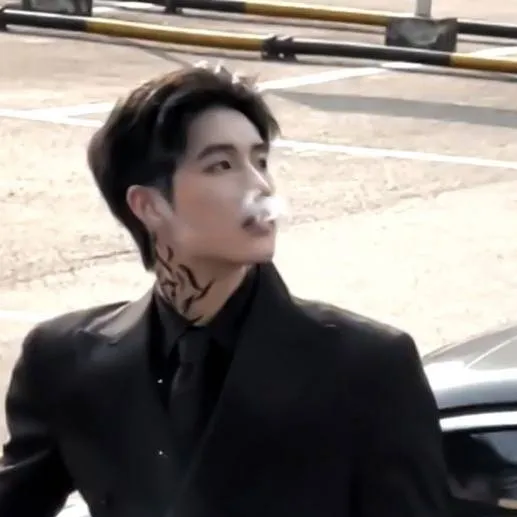 chat with ai character: ace