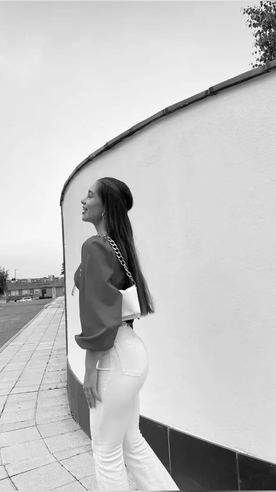 ai character: Atenea background