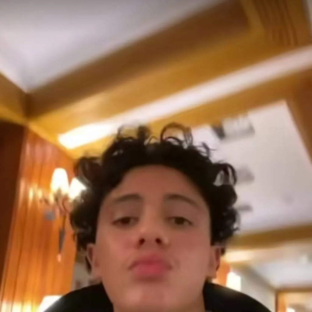 chat with ai character: adam🇩🇿