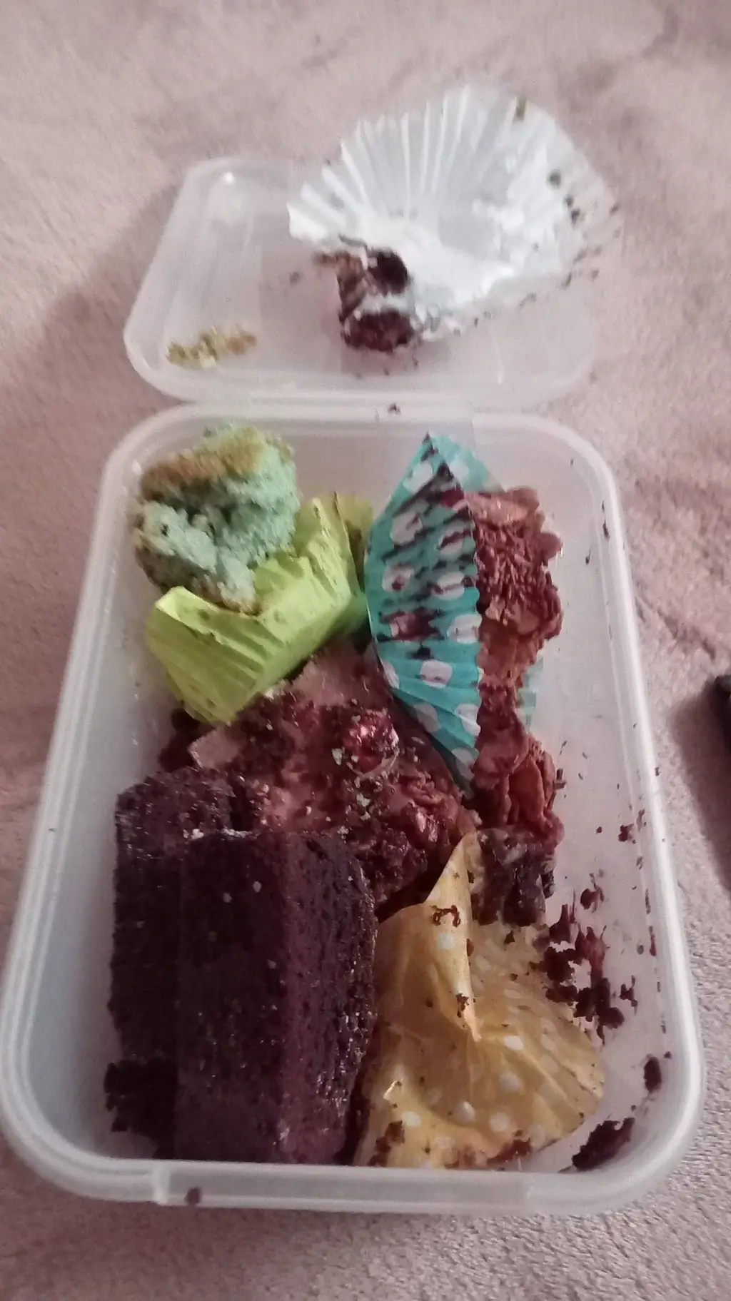 ai character: Reg x jstn x larx background