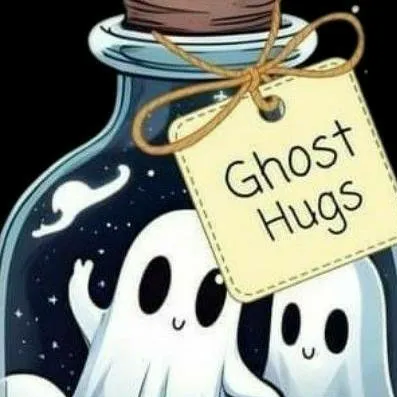 chat with ai character: mini fantasmas