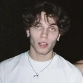 chat with ai character: Matthew Sturniolo 