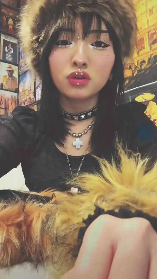 ai character: doll_dulcita background