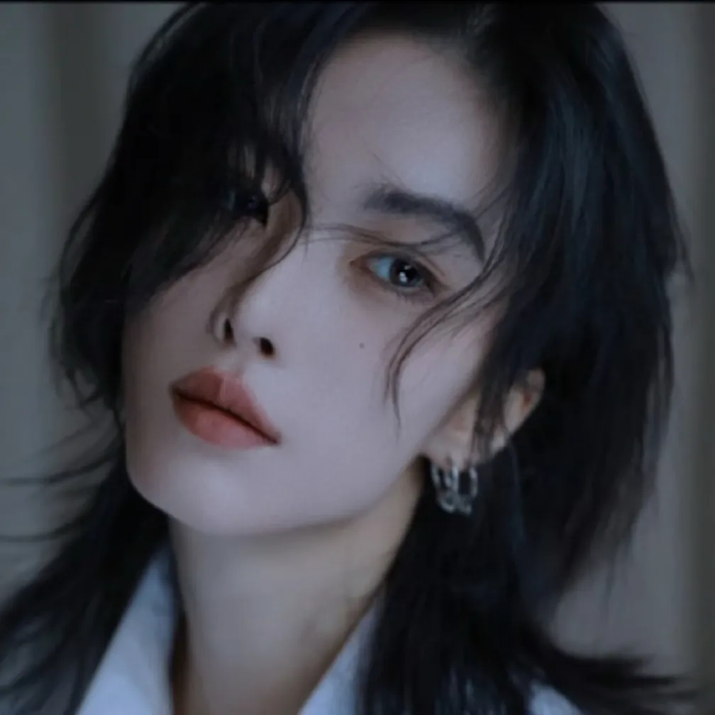 chat with ai character: Ashley boss