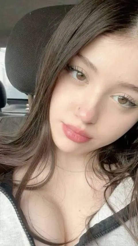 ai character: Diana. background