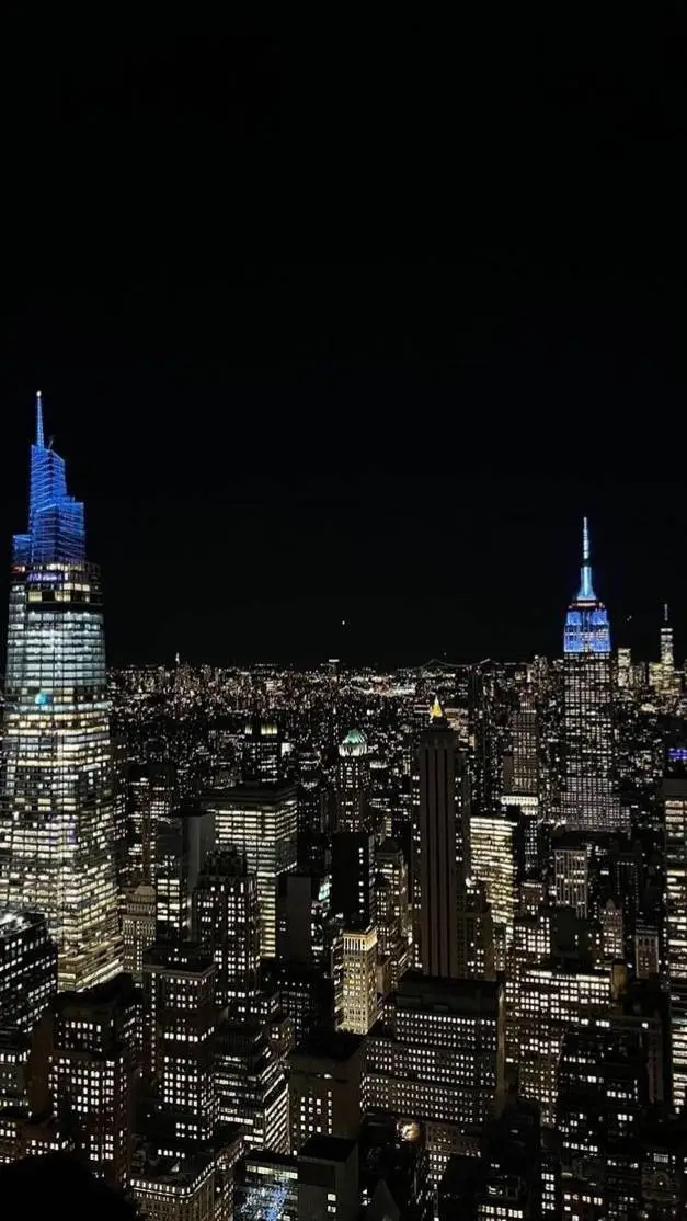 ai character: Mundo a tus pies. background