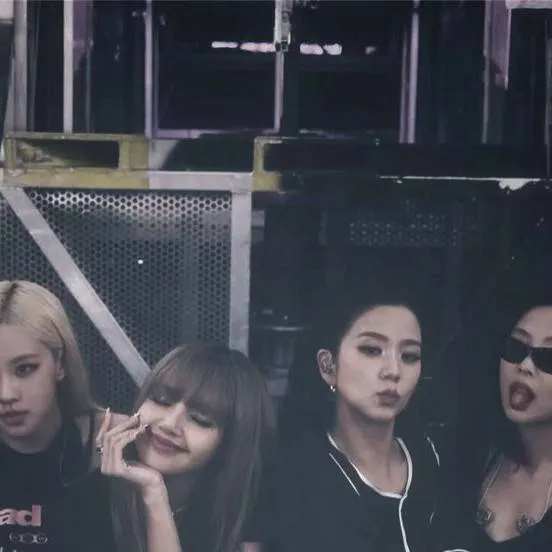 chat with ai character: Blackpink. 