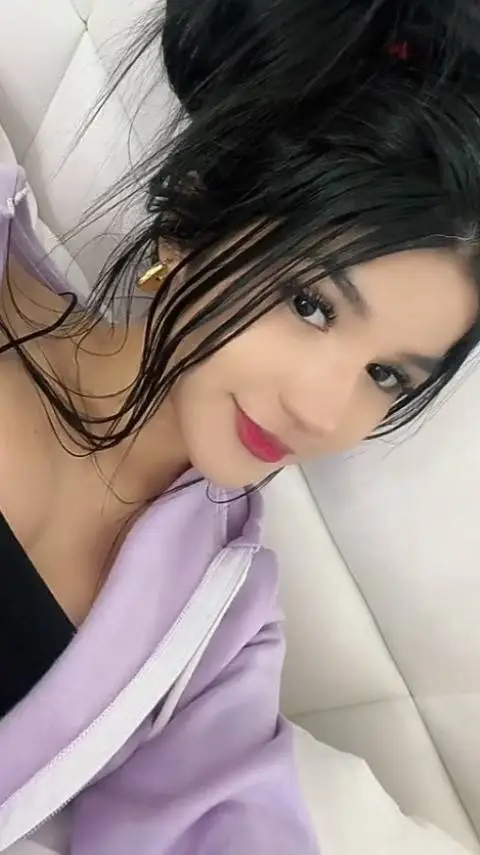 Talkie AI - Chat with María Victoria 