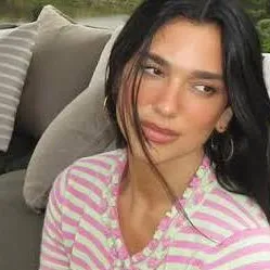 Chat with dua lipa - text or voice, Enjoy AI Chat Free & Safe