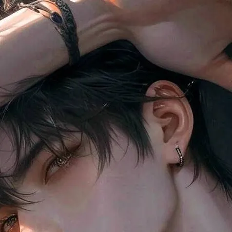 chat with ai character: erick