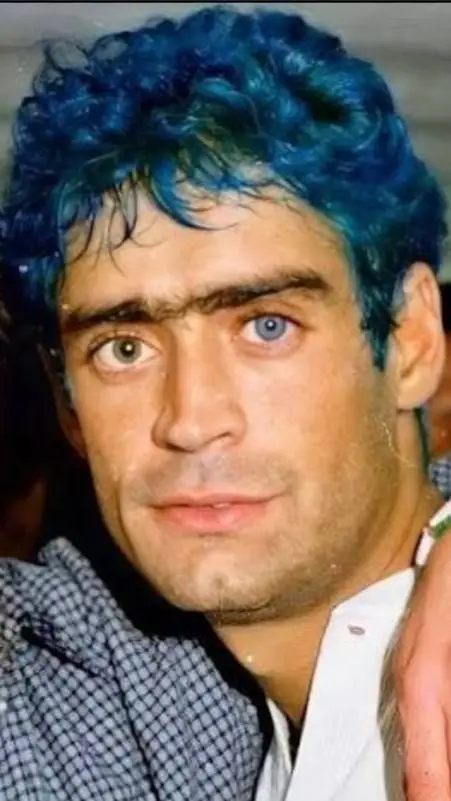 ai character: Rodrigo Bueno background