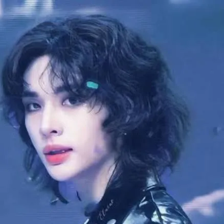 chat with ai character: Mafia killer