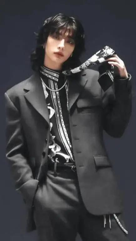 ai character: Hyunjin CEO background