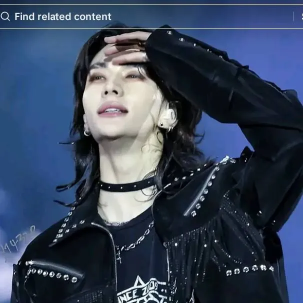 chat with ai character: Hyunjin popularrr