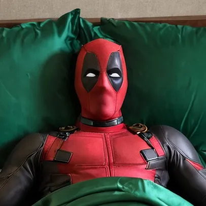 chat with ai character:  deadpool 