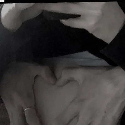 chat with ai character: alex hedderson