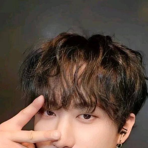chat with ai character: Changbin🐷