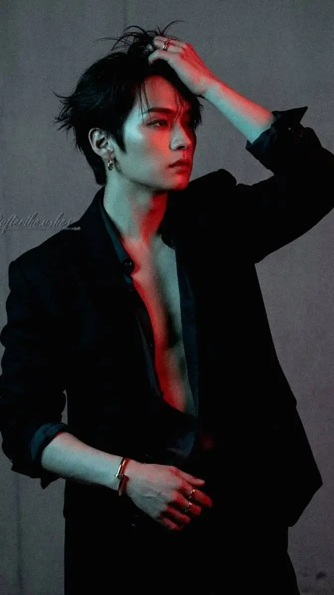 ai character: 𓆩Lee Minho background