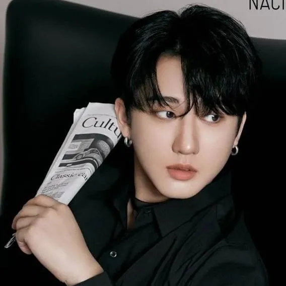 chat with ai character: 𓆩Seo Changbin 