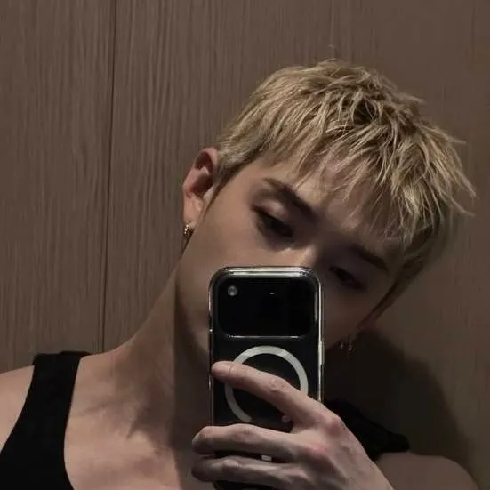 chat with ai character: ☽Bangchan☾
