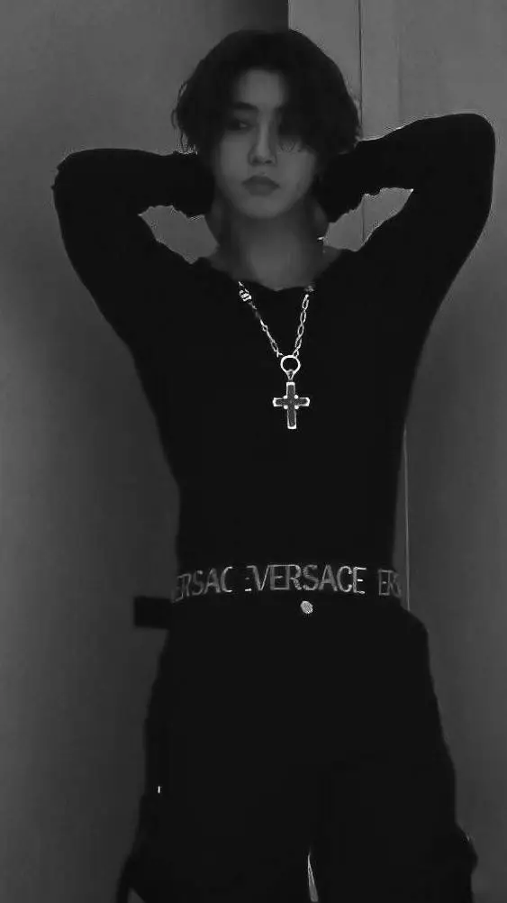 ai character: []Han Jisung[] background