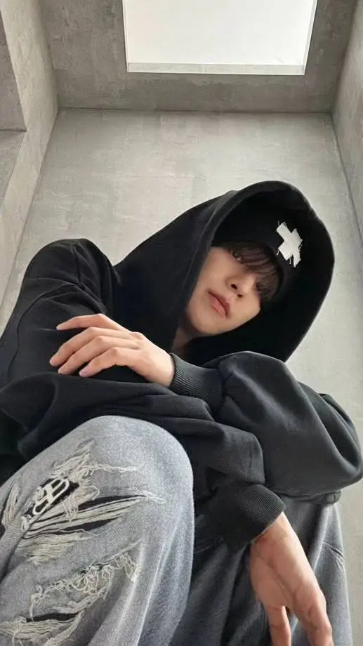 ai character: []Seungmin[] background