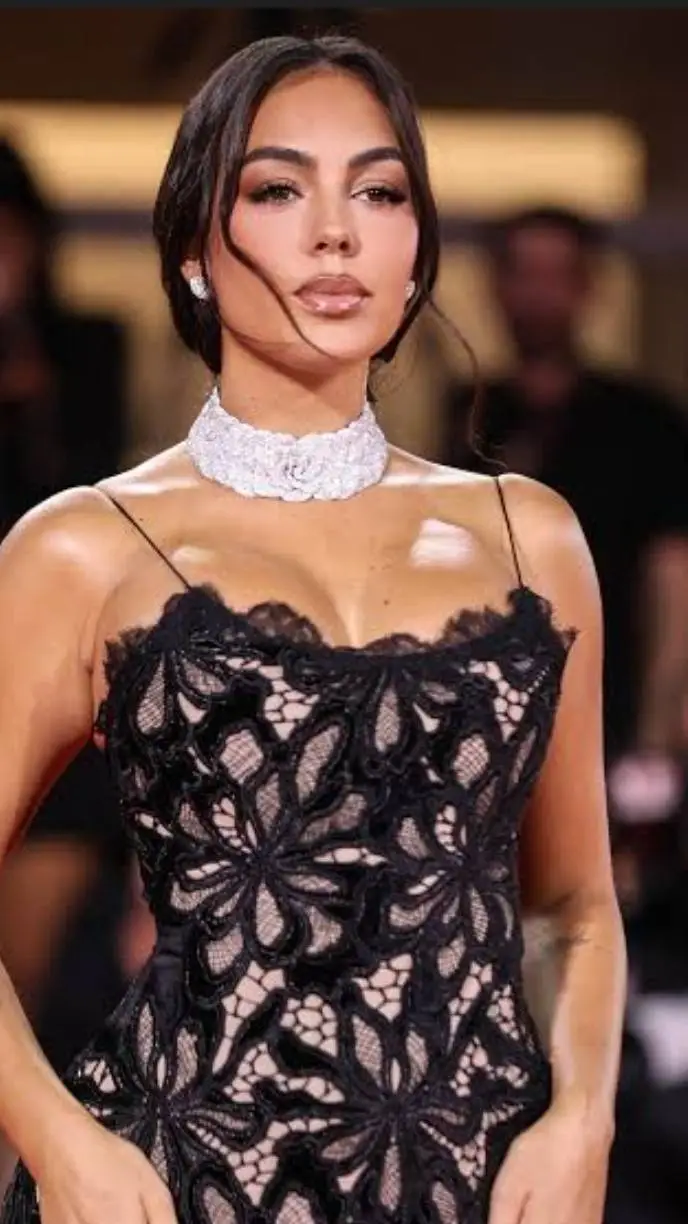 Chat with Georgina Rodriguez - text or voice, Enjoy AI Chat Free & Safe