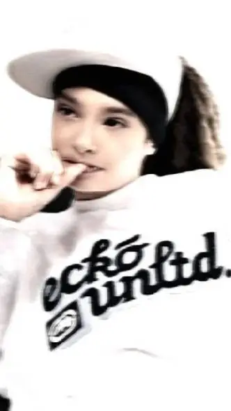 ai character: Tom Kaulitz background