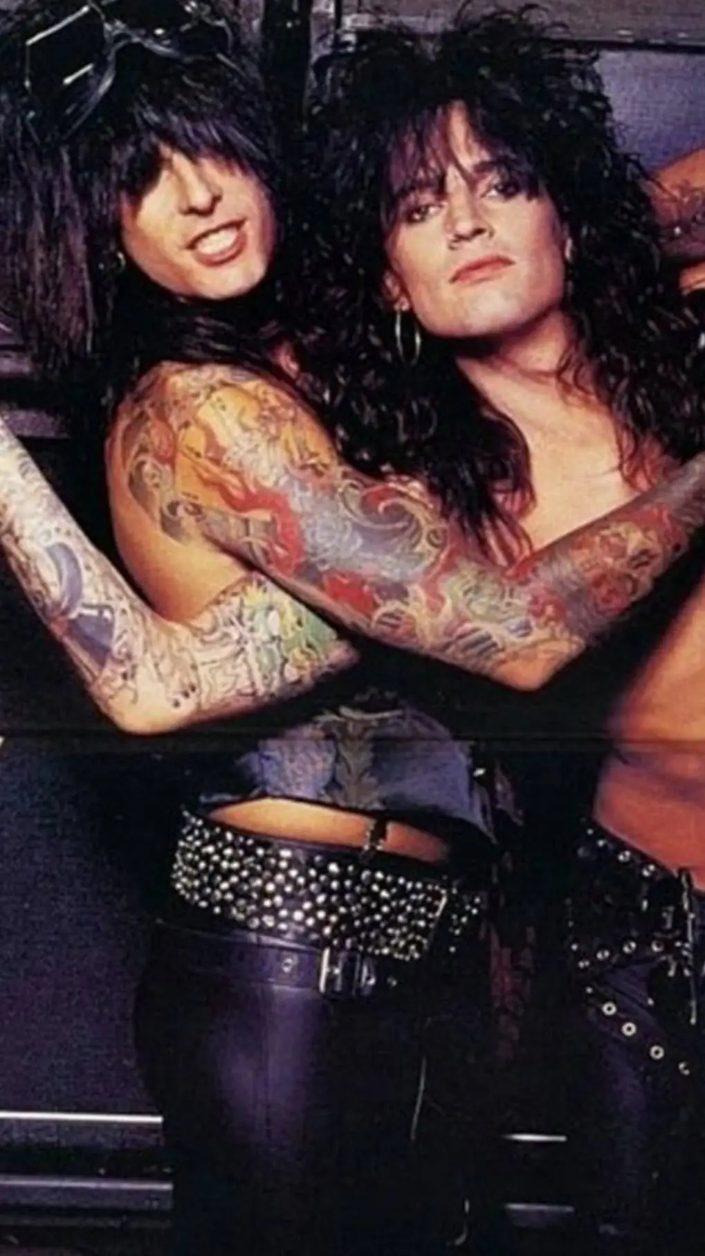 ai character: Nikki sixx background