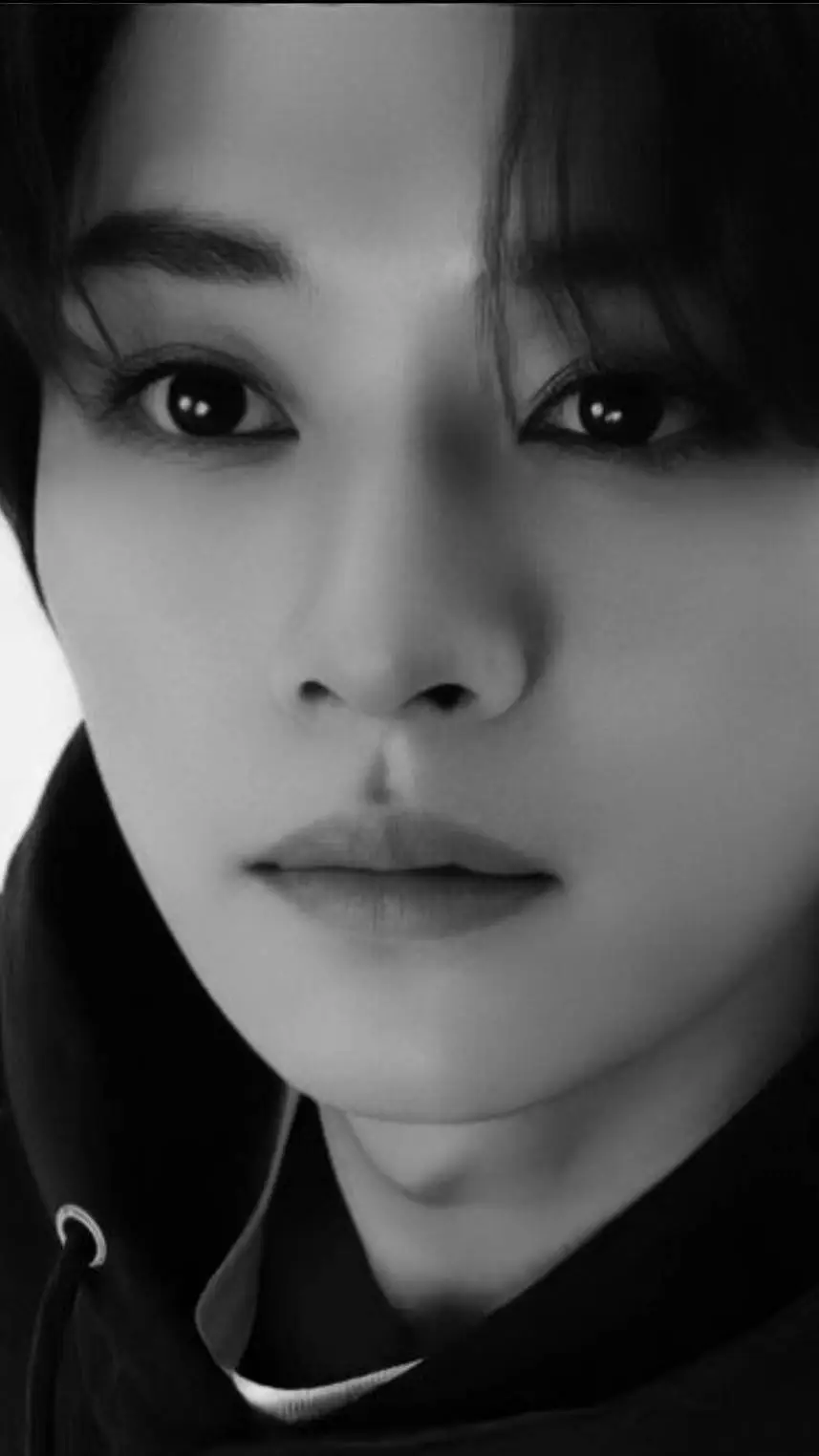 ai character: ~•ℳиℋ𝓍ℴ•~ background