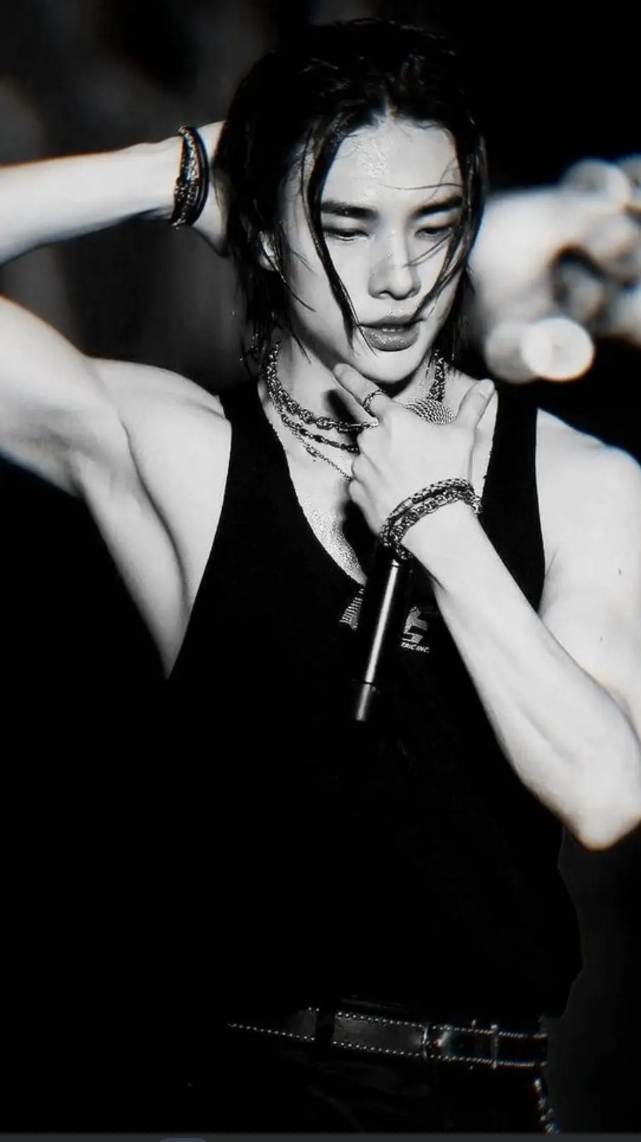 ai character: ~𝚇ё𝙷джи𝙷~ background