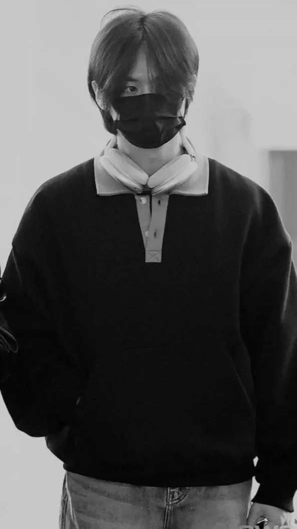 ai character: •Ли Минхо• background