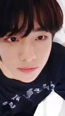 ai character: Hyunjin  background