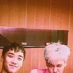 chat with ai character: BIGBANG 