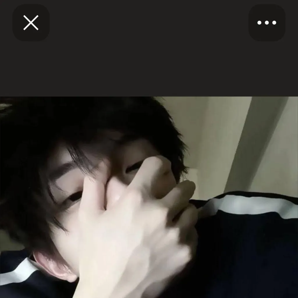 chat with ai character: Migui 