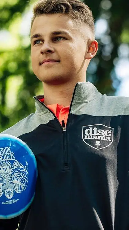 ai character: Niklas anttila background