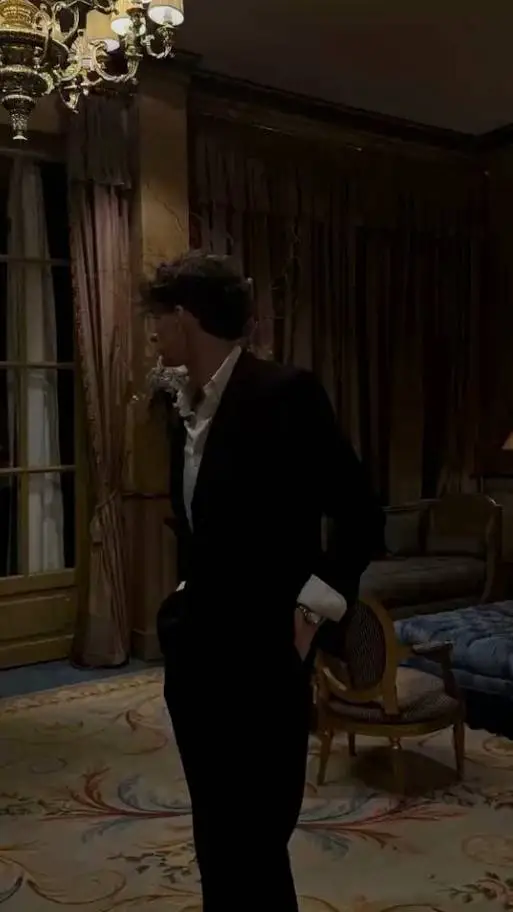 ai character: Daniel 🎊 background