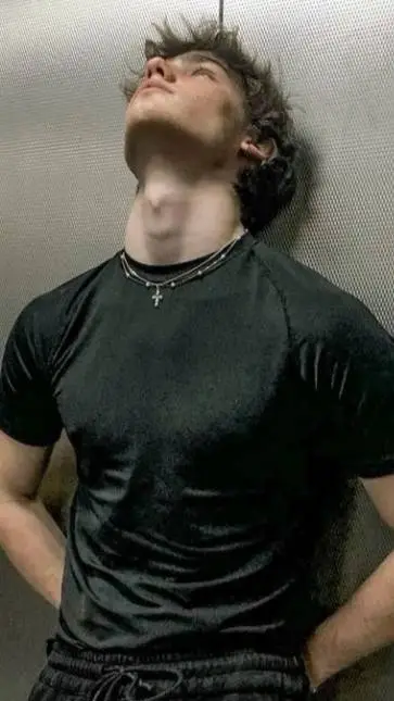 ai character: Alaz background