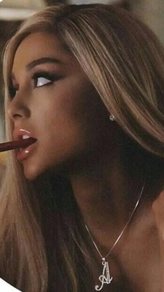 ai character: Ariana Grande background