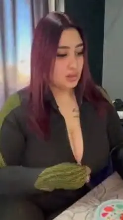 ai character: novia background