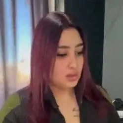 chat with ai character: novia