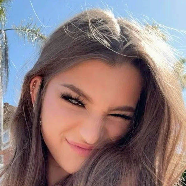 chat with ai character: Brooke Monk